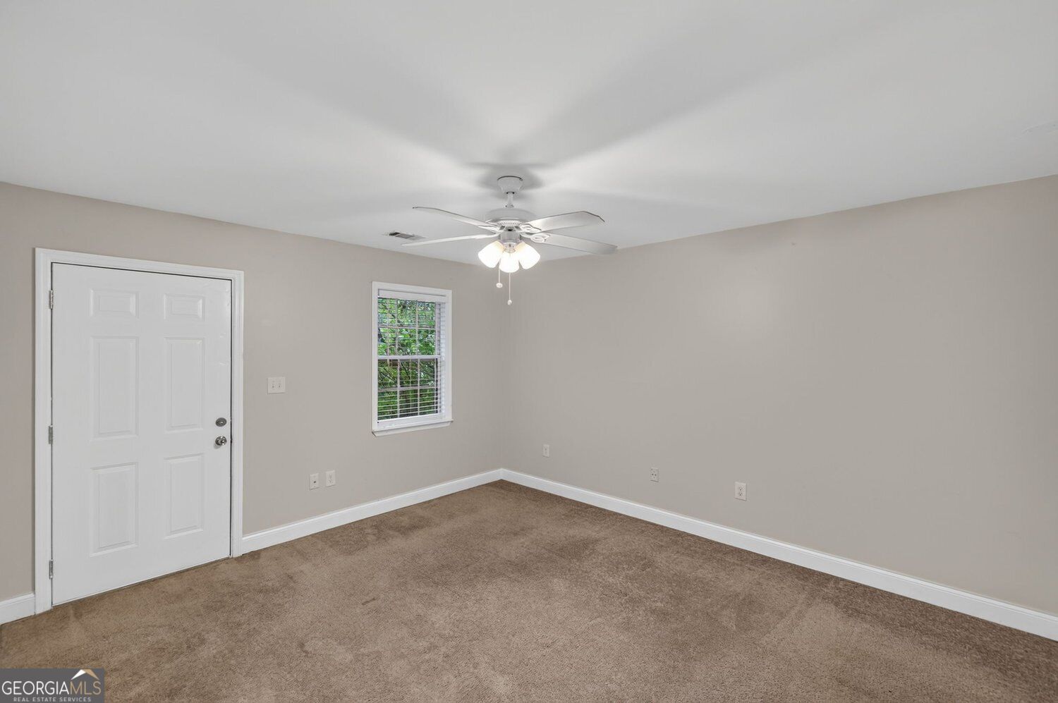 2492 Maple Street Property Photo 25
