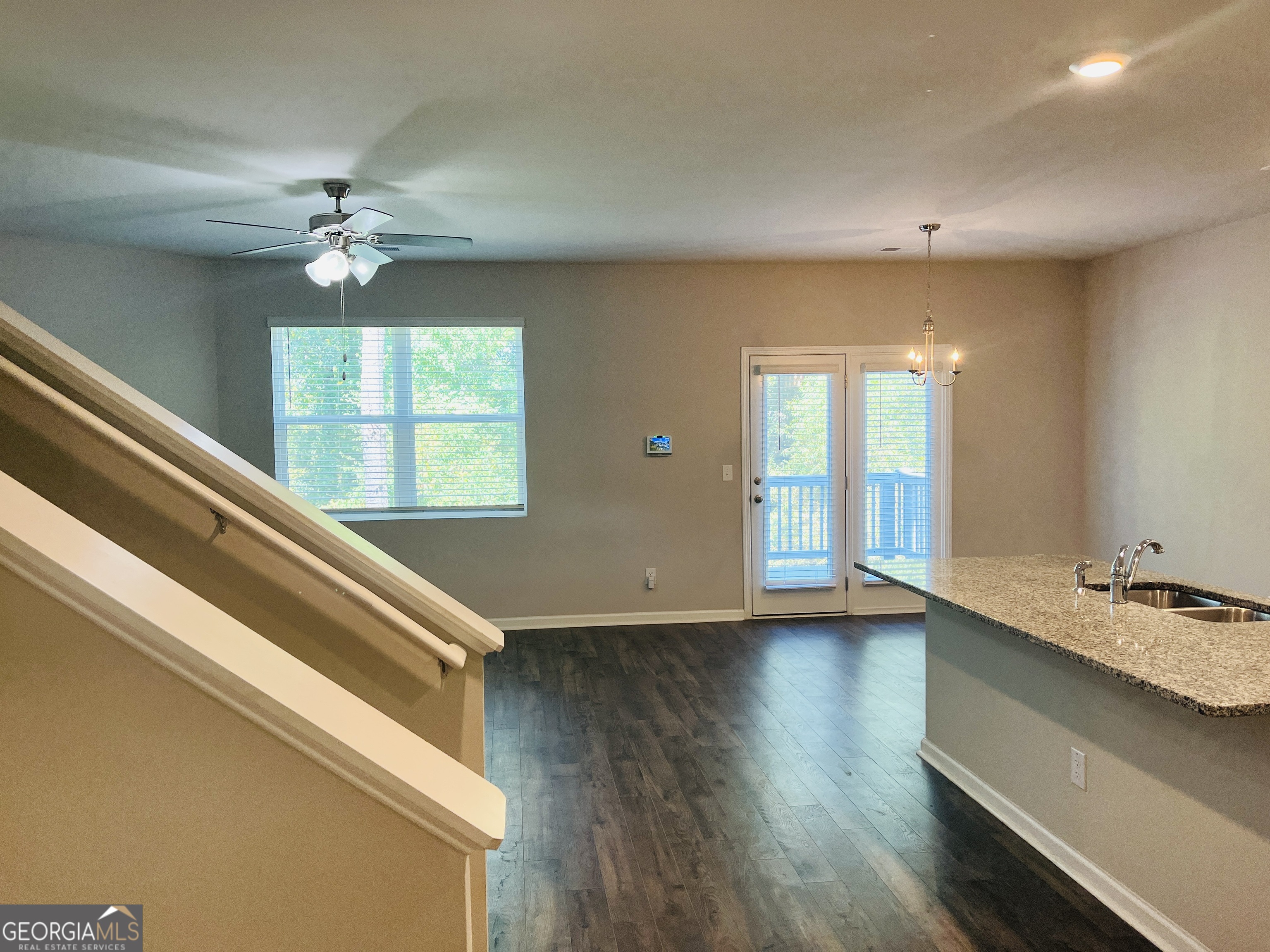 138 Silver Birch Pass Property Photo 6