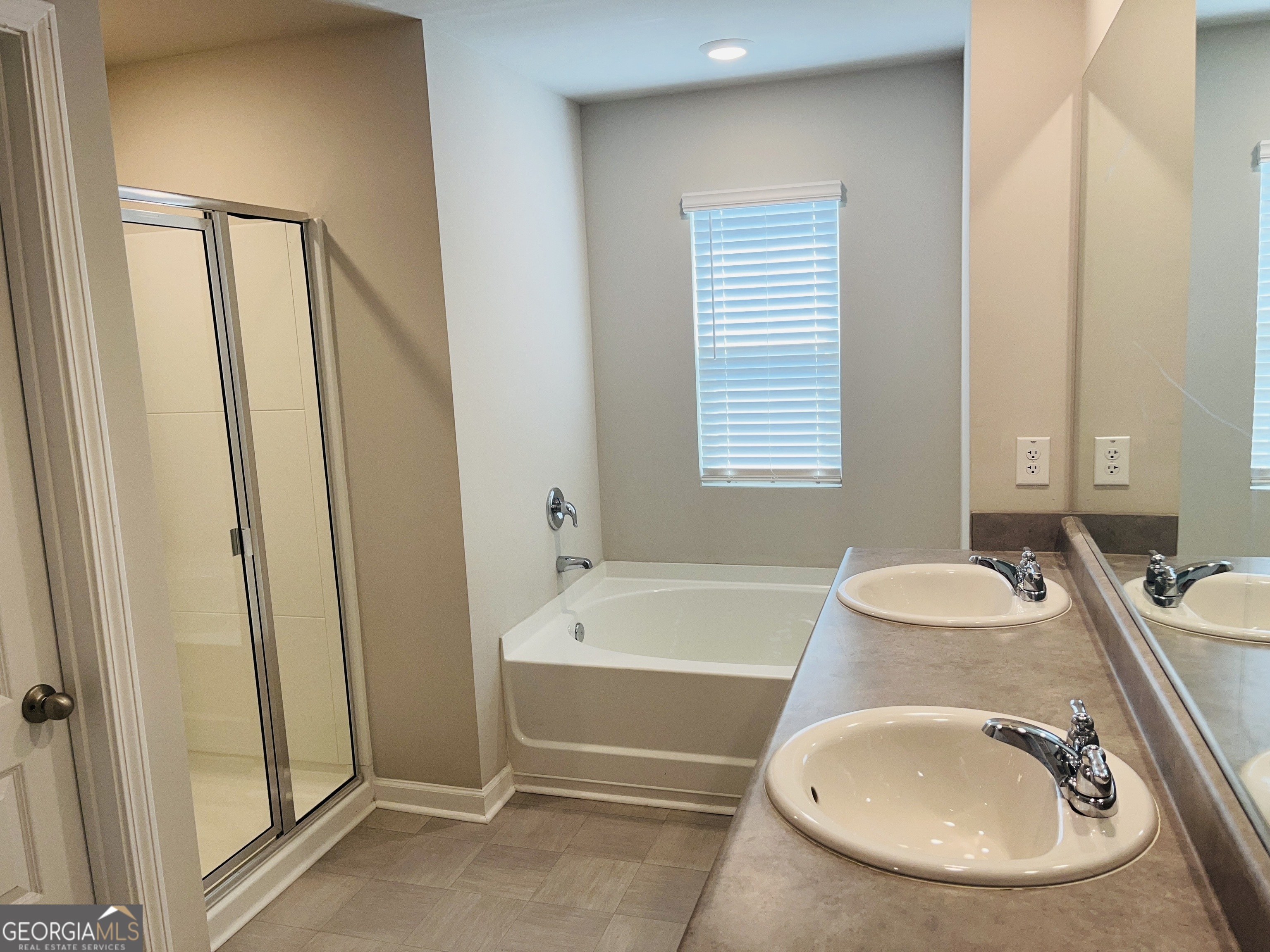 138 Silver Birch Pass Property Photo 27
