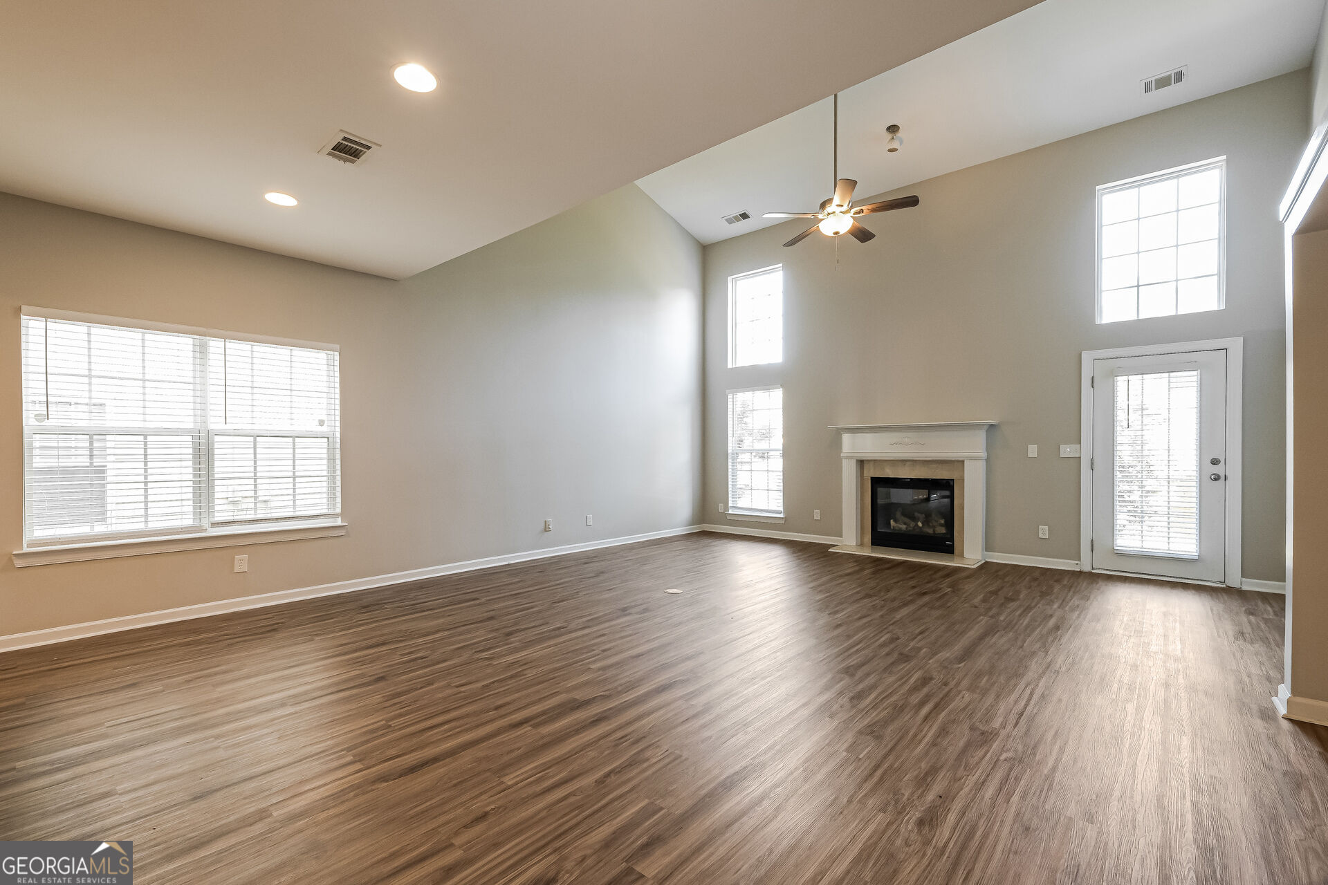 5071 Irvine Drive Property Photo 4