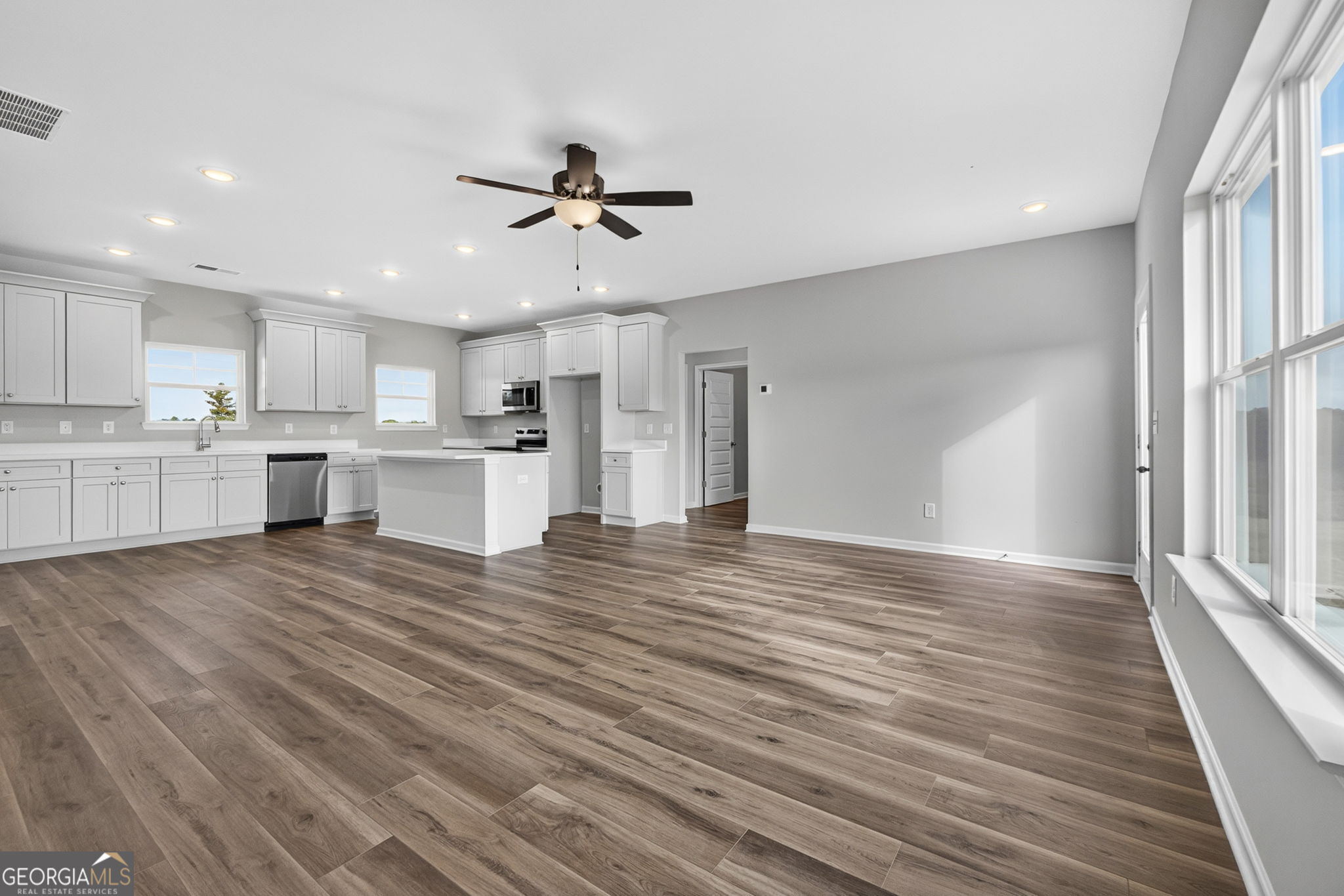1076 Primrose Circle Property Photo 11