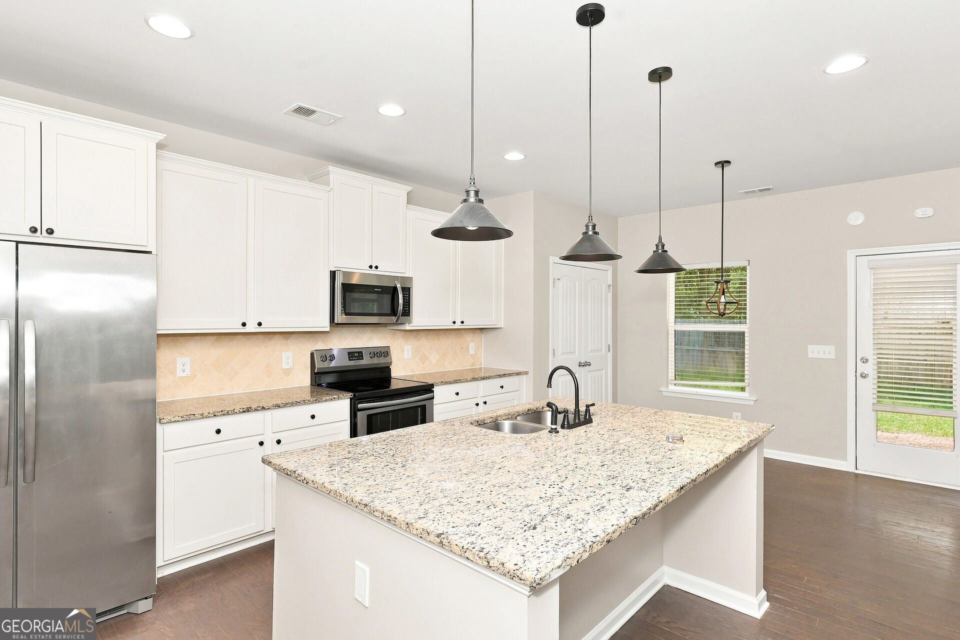 153 Thomaston Street Property Photo 4