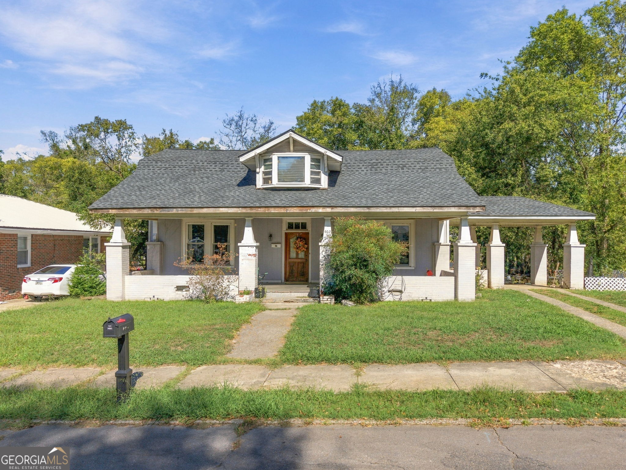 402 Stonewall Street NE
