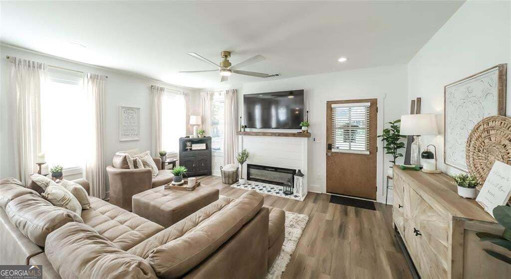 212 Georgia Avenue S Property Photo 5