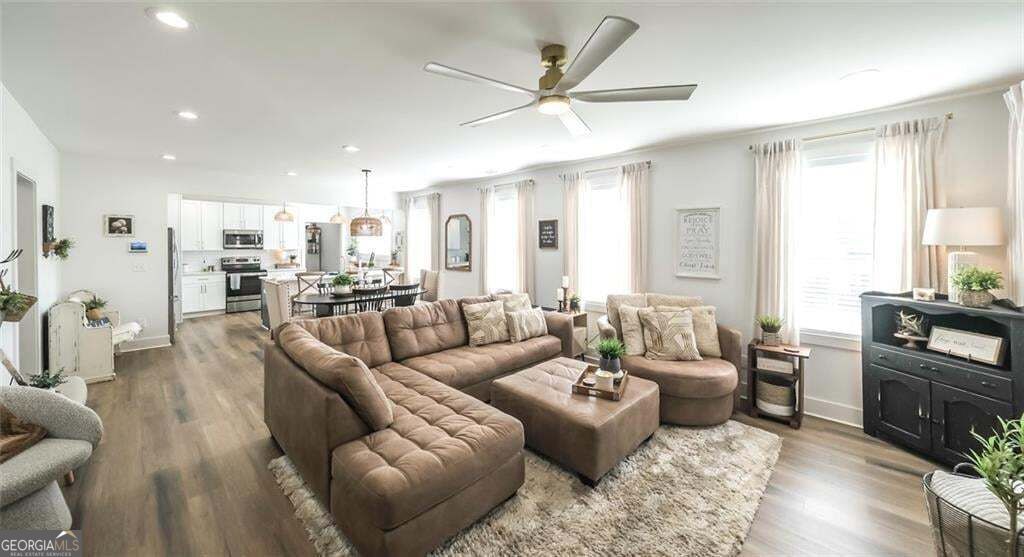 212 Georgia Avenue S Property Photo 7