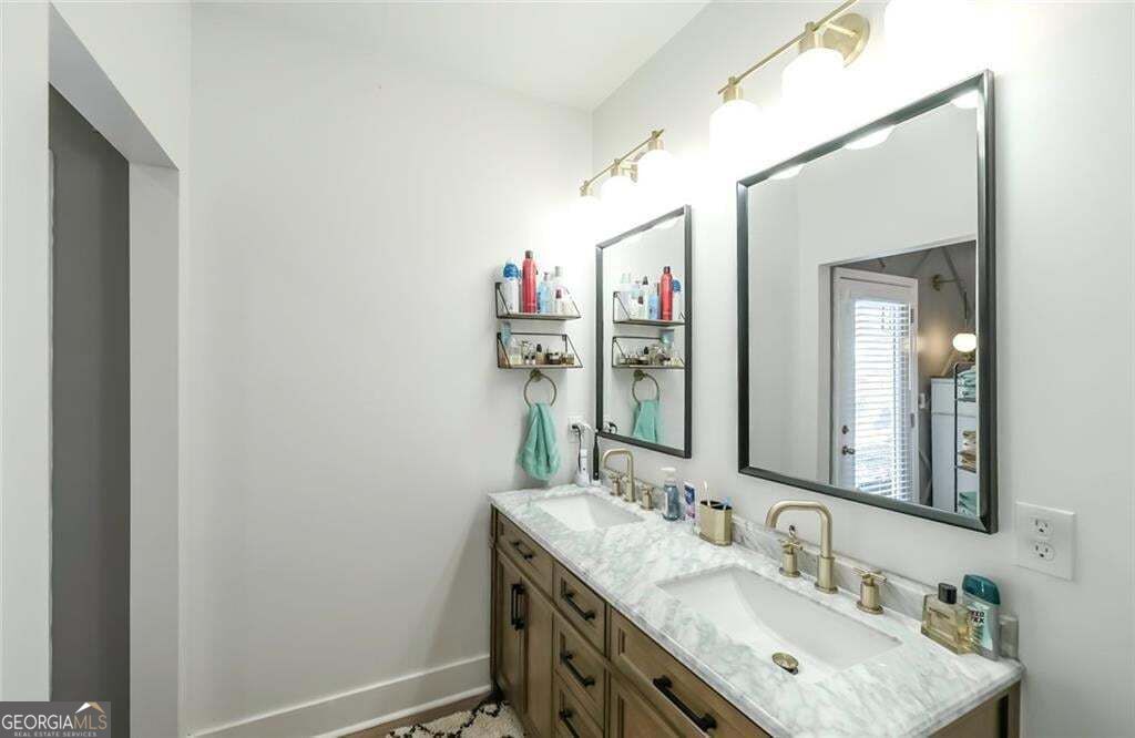 212 Georgia Avenue S Property Photo 23