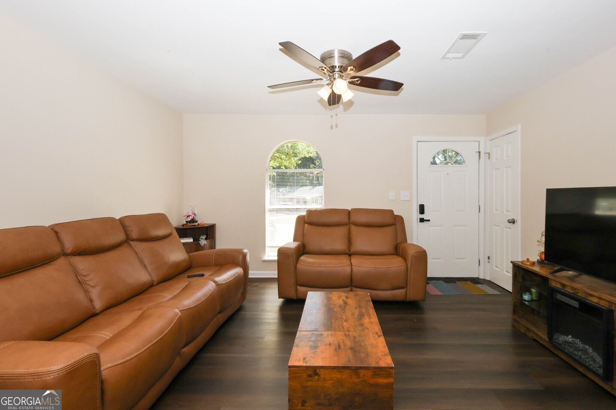 6011 Landover Circle Property Photo 3