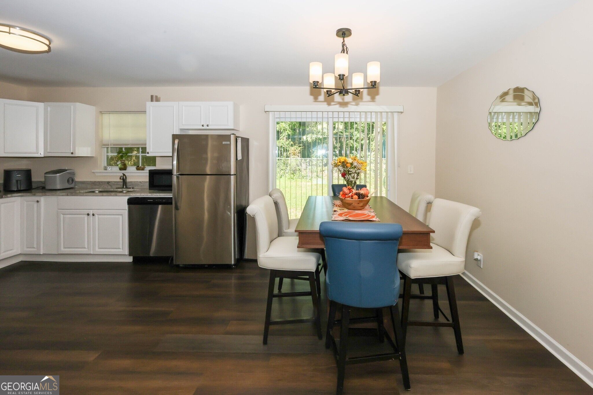 6011 Landover Circle Property Photo 6