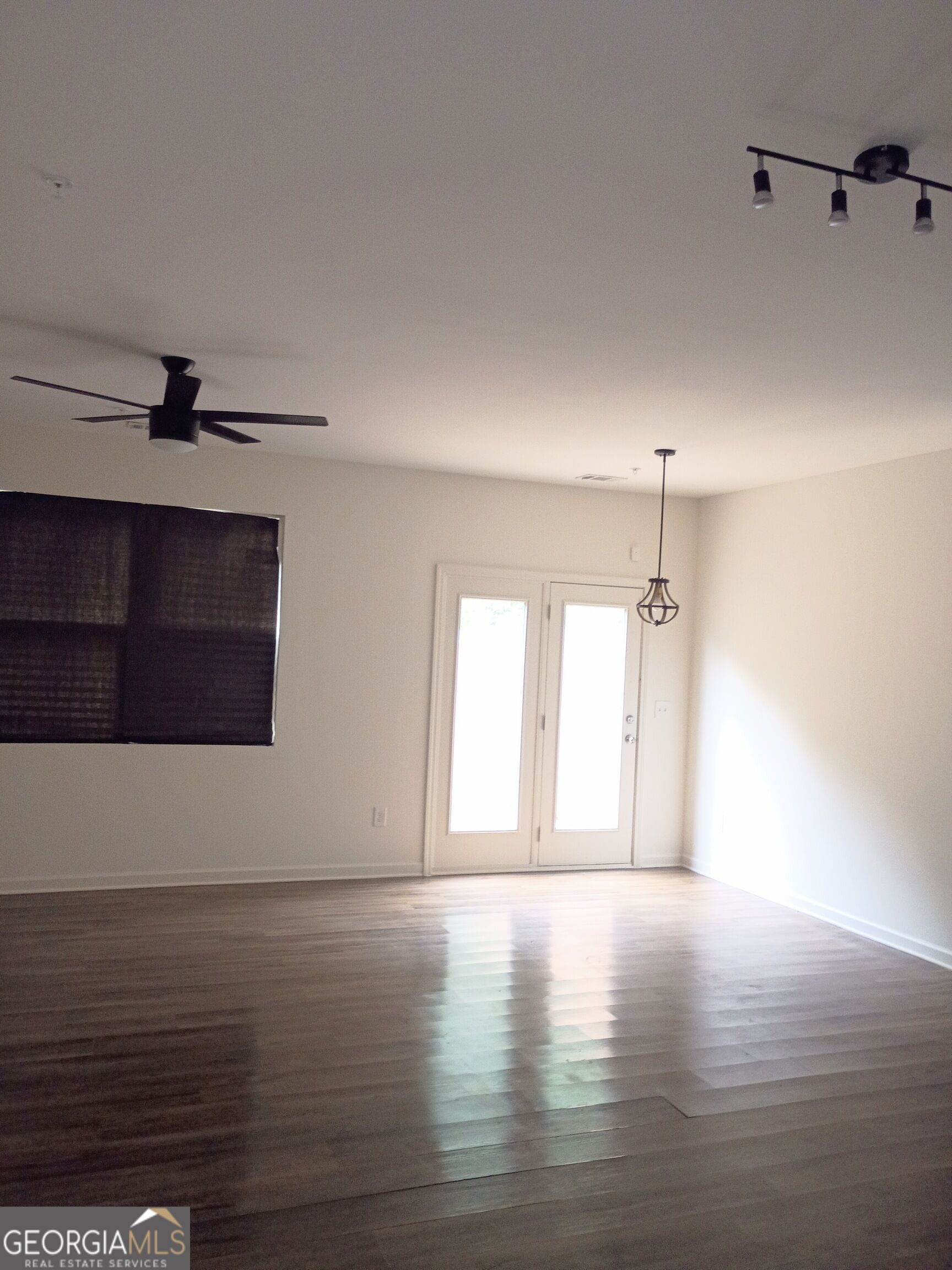 11912 Fuller Street Property Photo 6