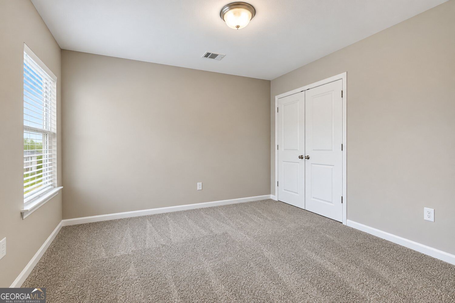1402 Vayda Court Property Photo 15