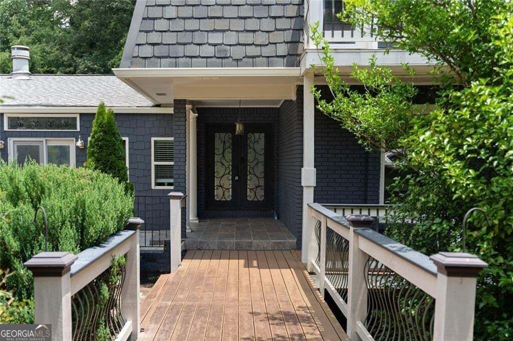 212 Kings Row Property Photo 4