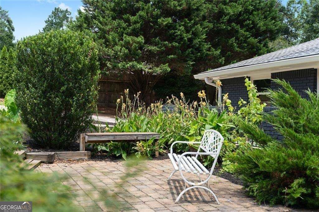 212 Kings Row Property Photo 9