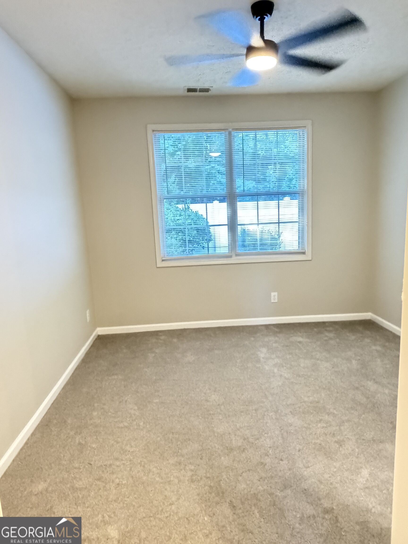 305 Windcroft Circle Nw Property Photo 6
