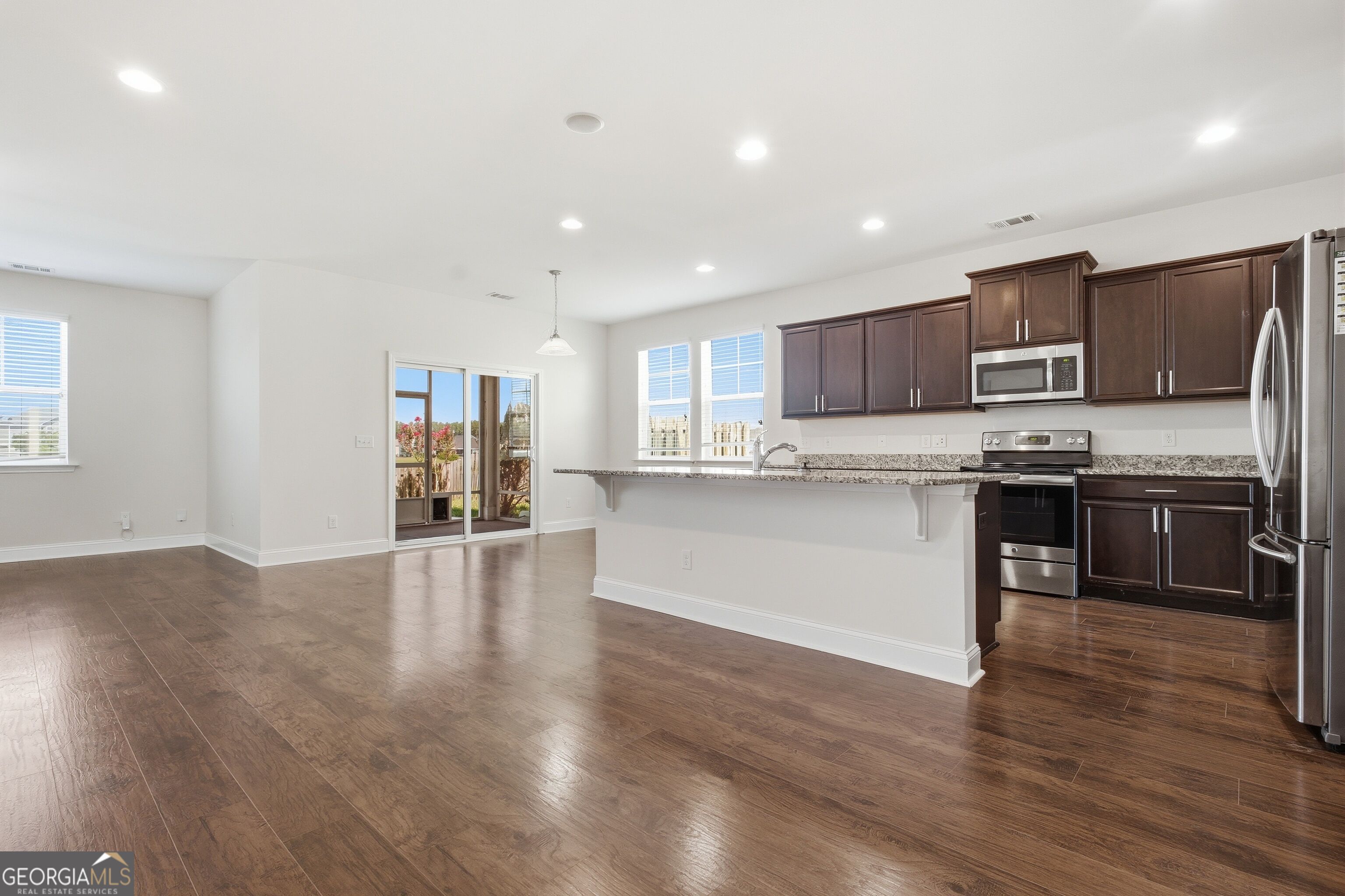 105 Grimsby Road Property Photo 4