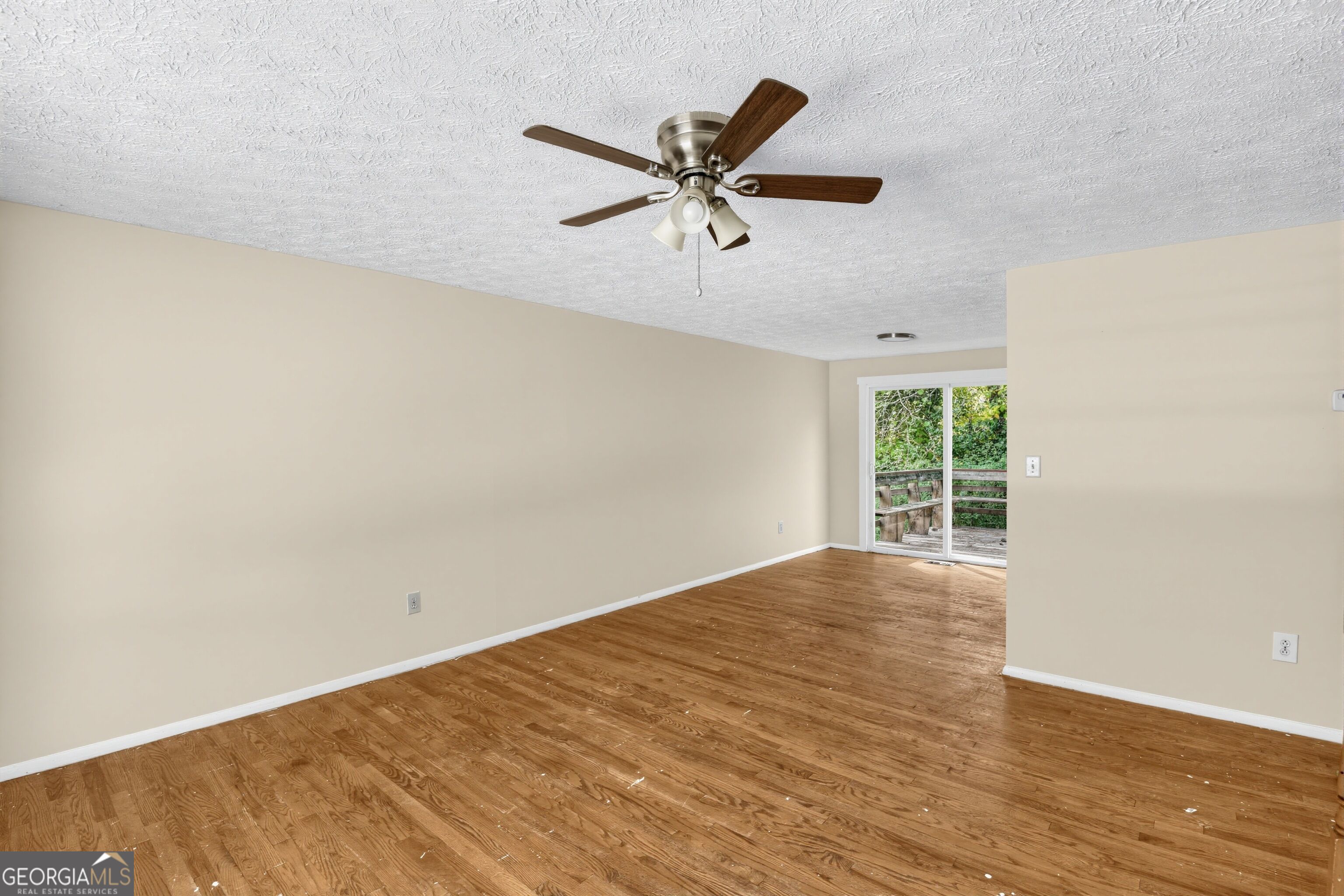 4755 White Oak Trail Property Photo 5