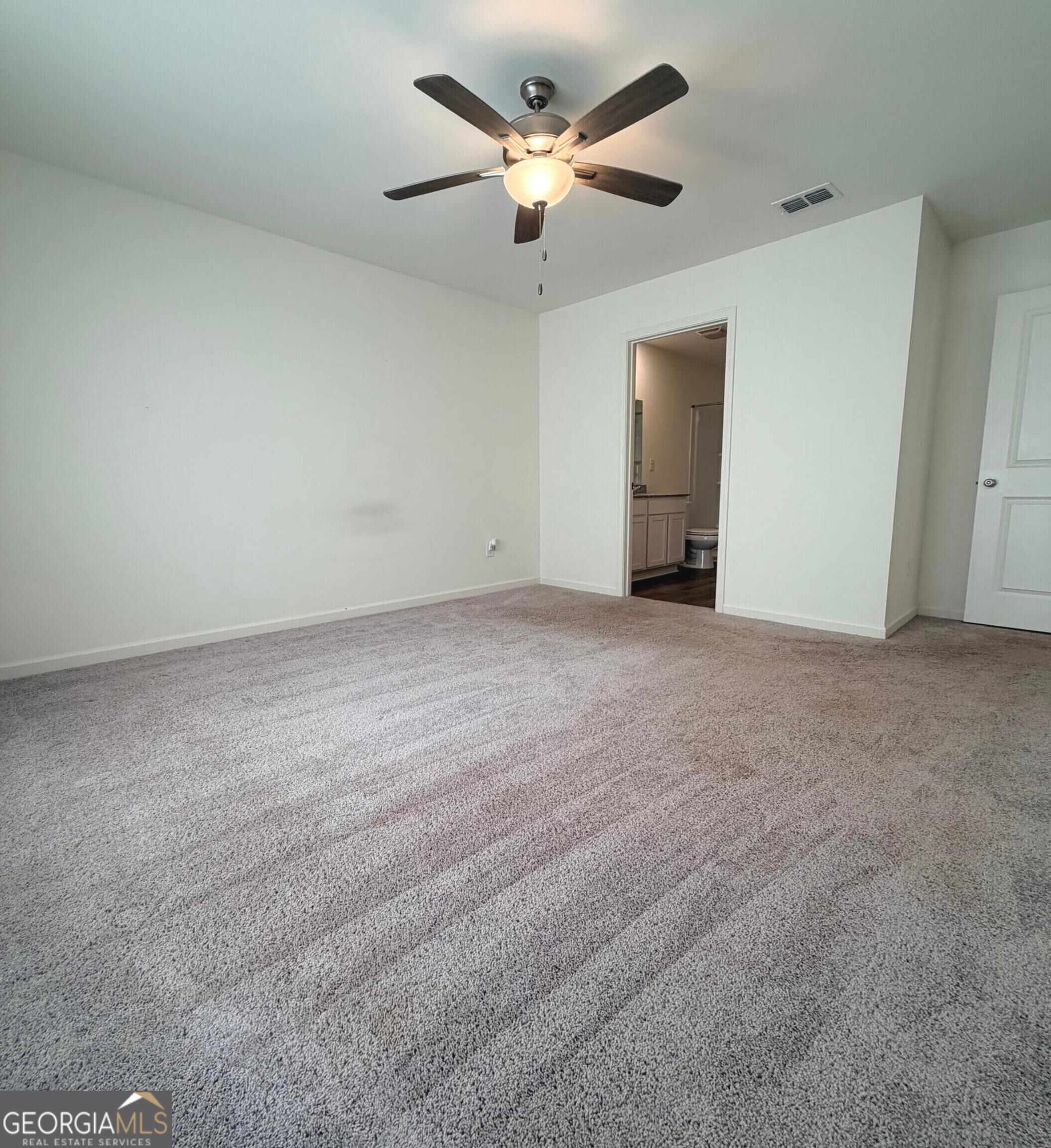 100 Red Oak Drive Property Photo 7