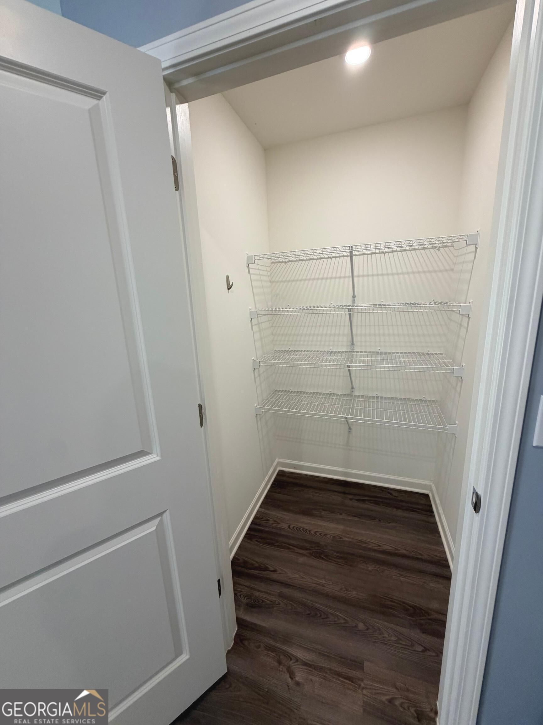 100 Red Oak Drive Property Photo 11
