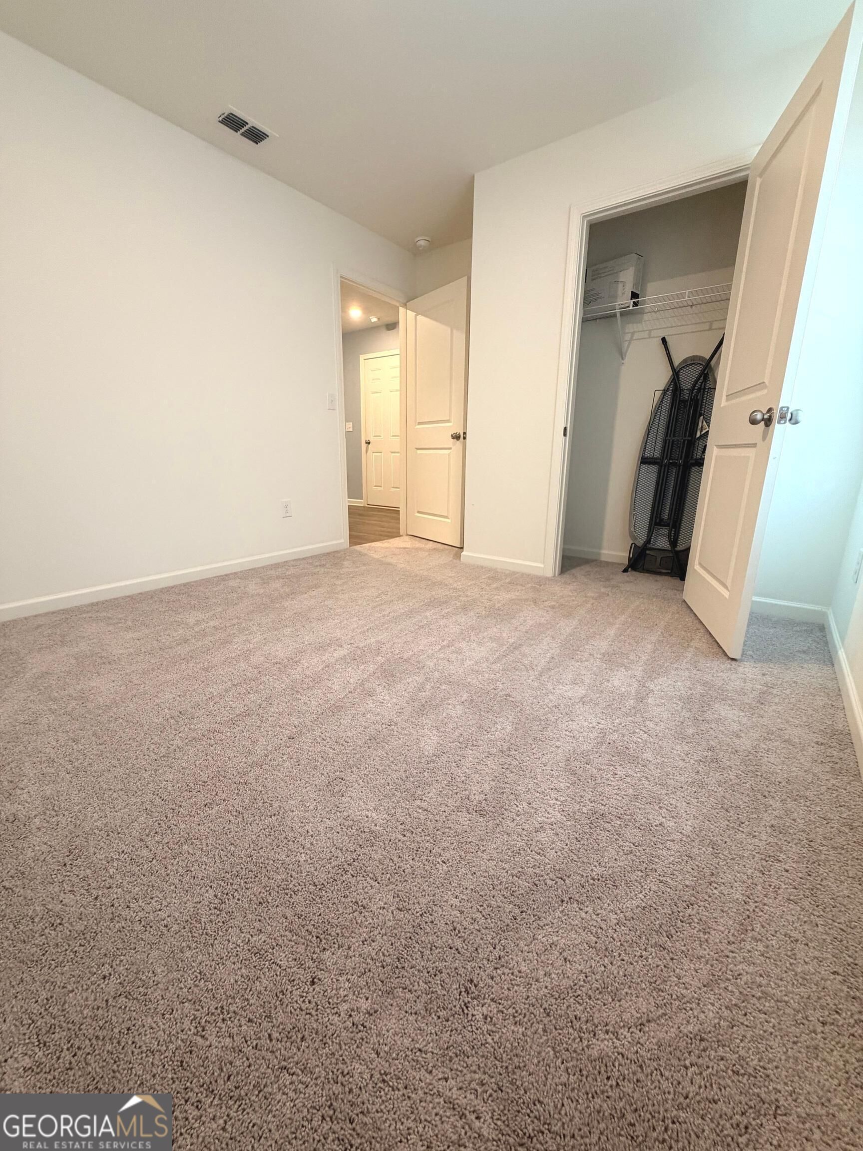 100 Red Oak Drive Property Photo 16
