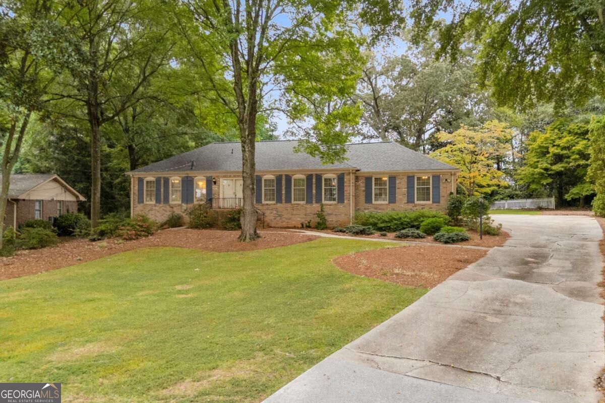 400 Pine Forest Drive Property Photo 3