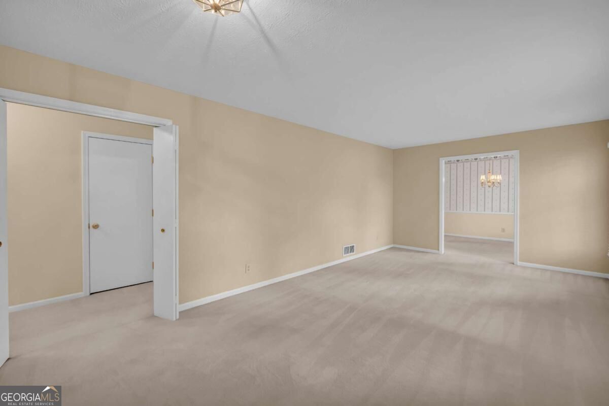 400 Pine Forest Drive Property Photo 4
