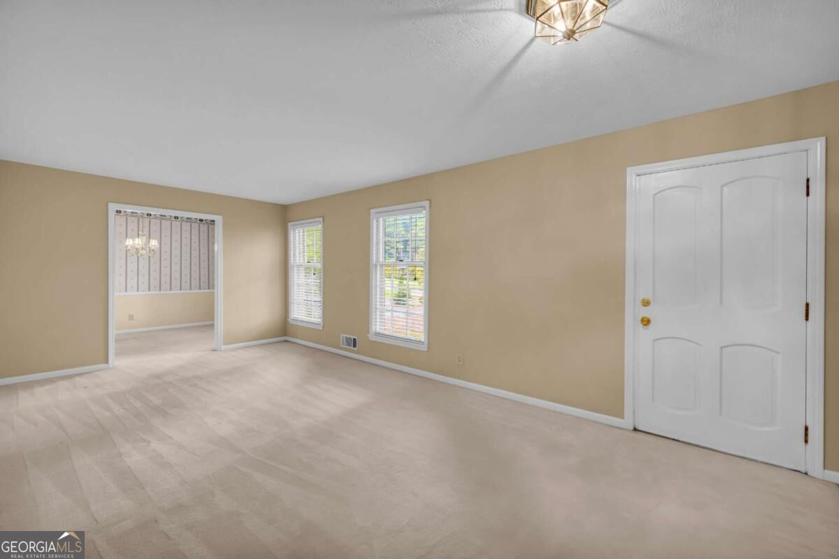 400 Pine Forest Drive Property Photo 6