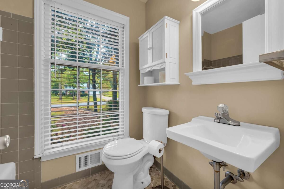 400 Pine Forest Drive Property Photo 27