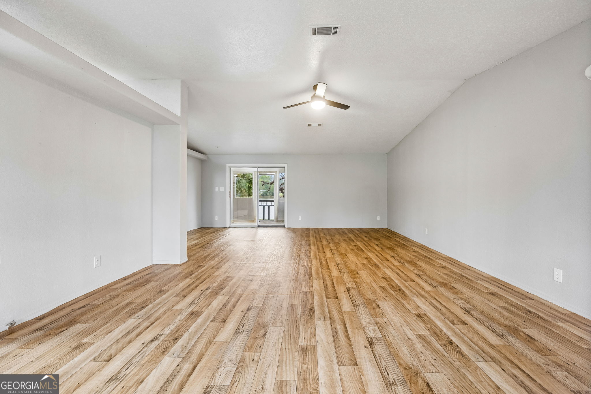 1400 Spring Lake Drive Property Photo 11