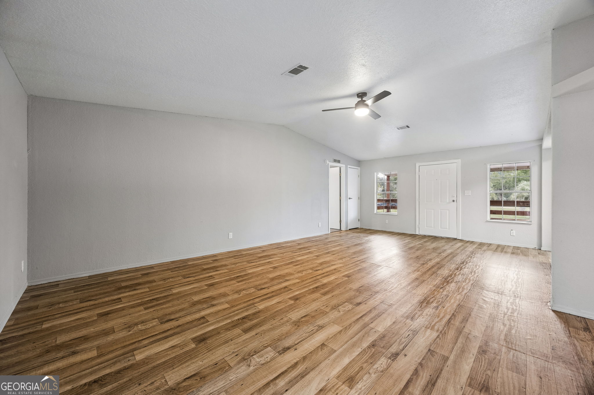 1400 Spring Lake Drive Property Photo 18