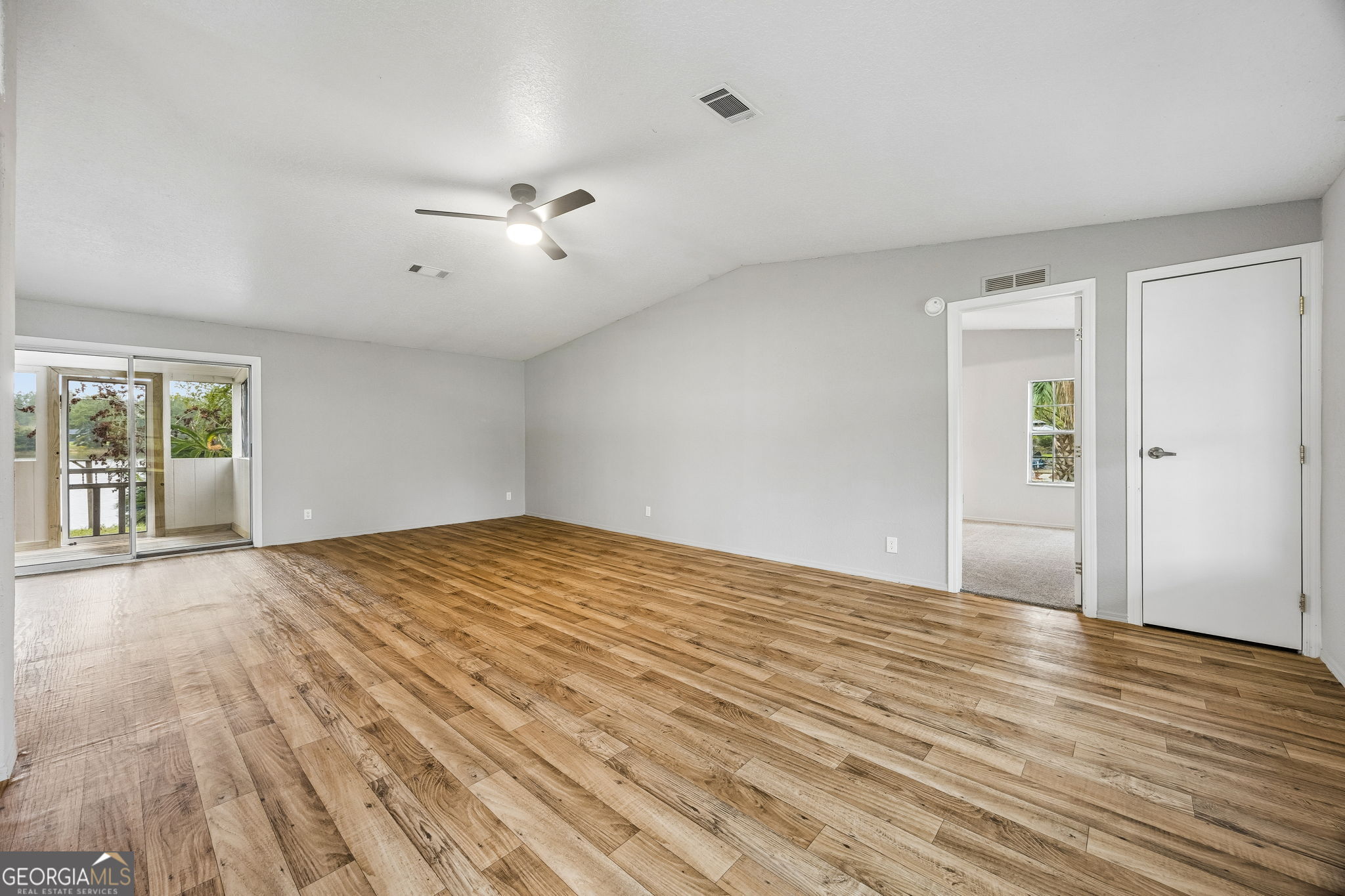 1400 Spring Lake Drive Property Photo 19