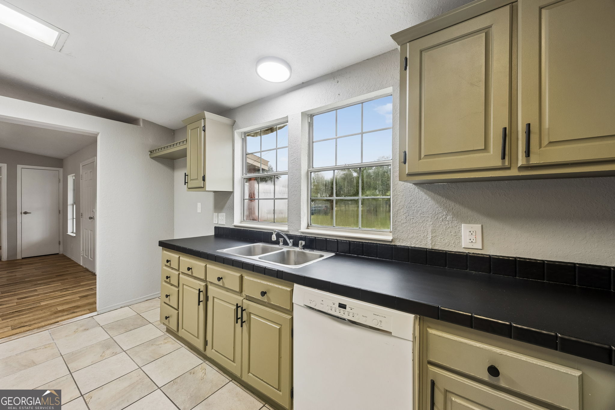 1400 Spring Lake Drive Property Photo 27
