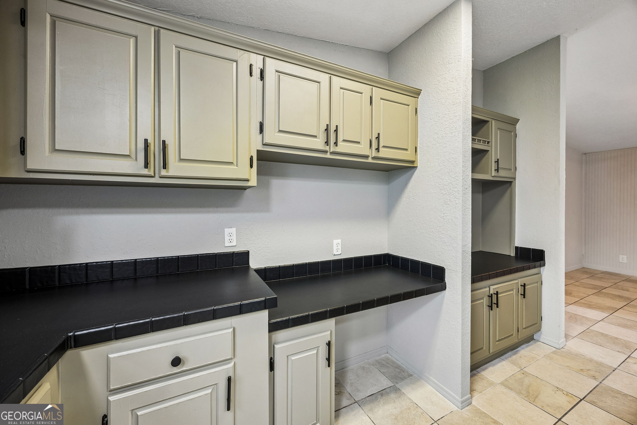 1400 Spring Lake Drive Property Photo 29