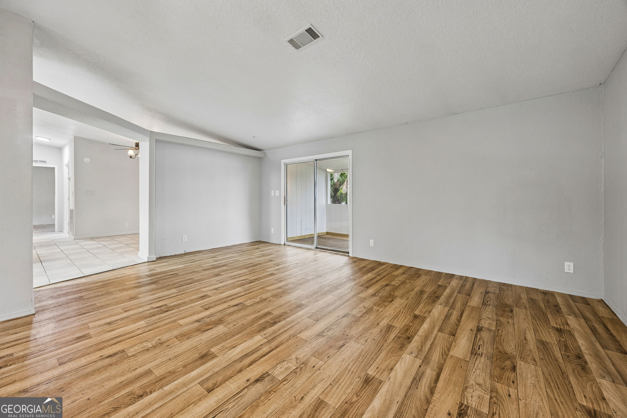 1400 Spring Lake Drive Property Photo 32