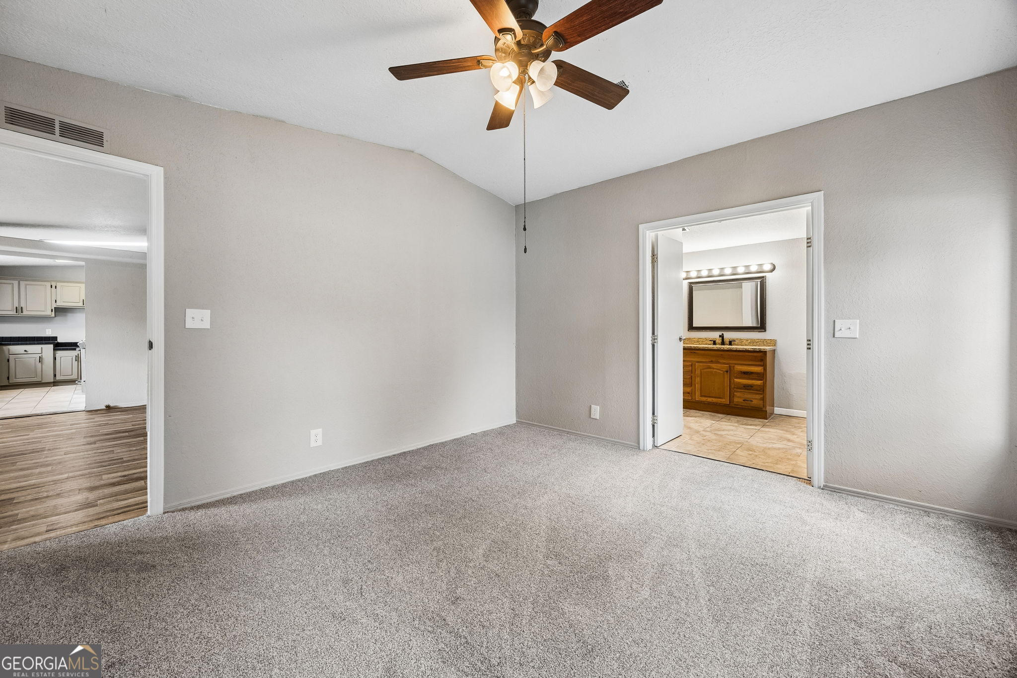 1400 Spring Lake Drive Property Photo 37