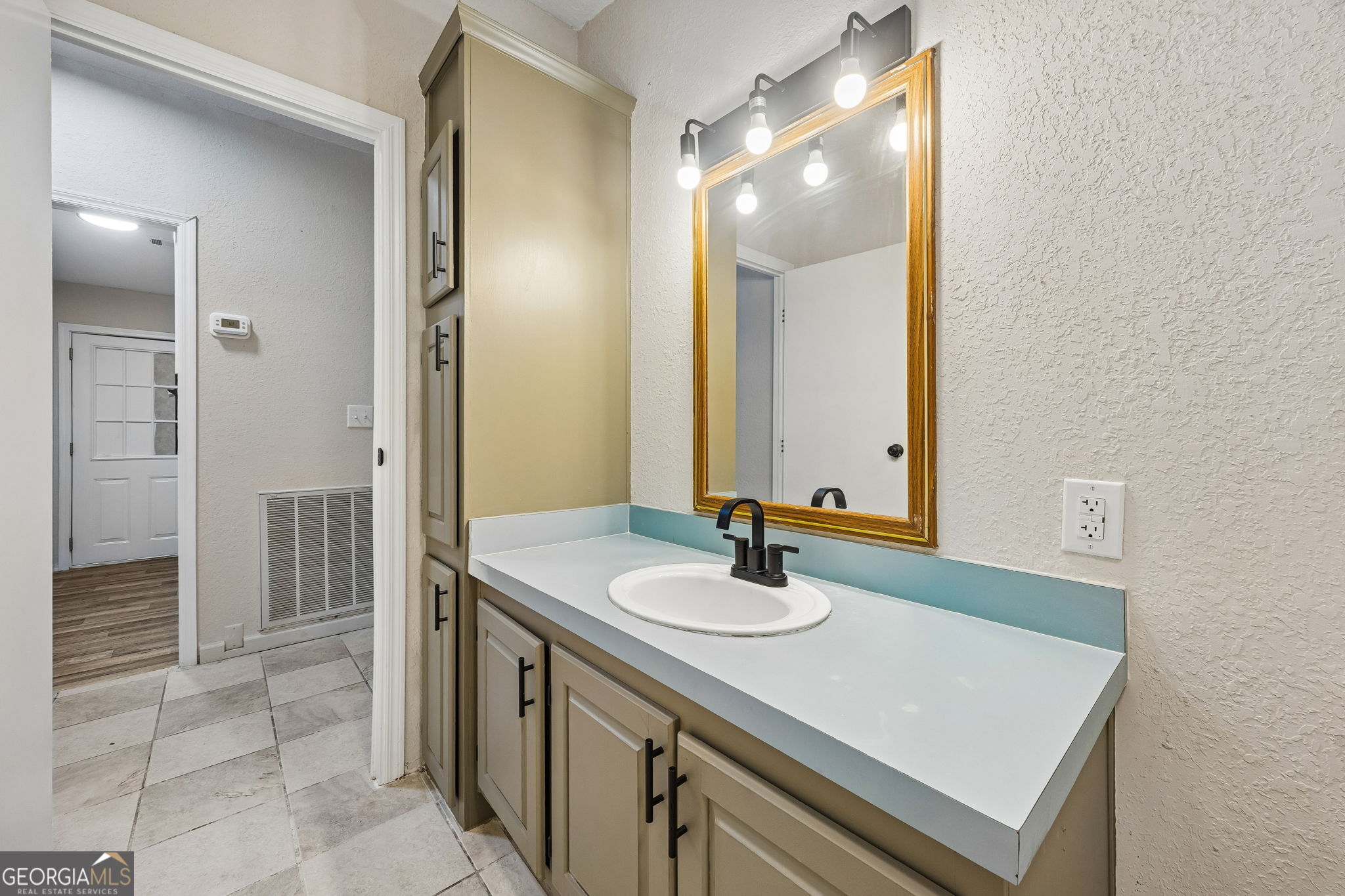 1400 Spring Lake Drive Property Photo 48