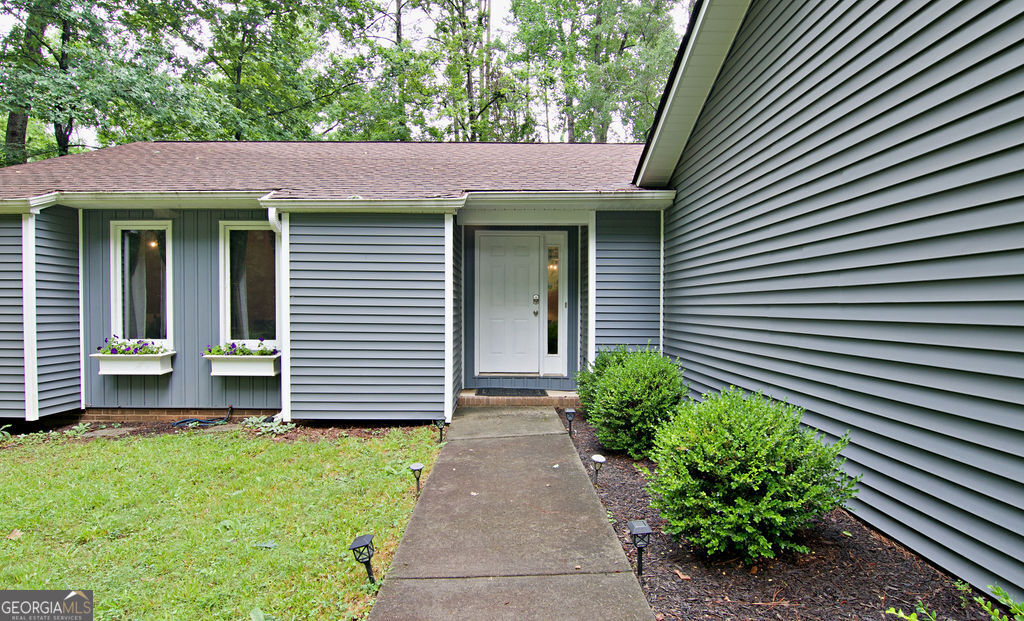 1279 Coneross Point Drive Property Photo 5
