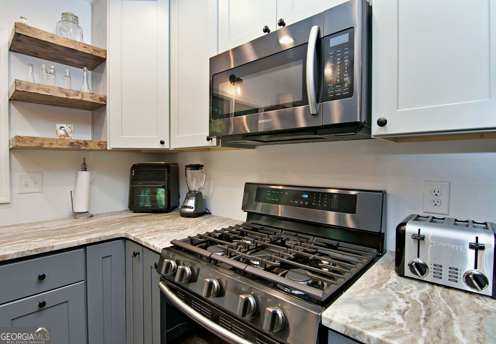 1279 Coneross Point Drive Property Photo 13