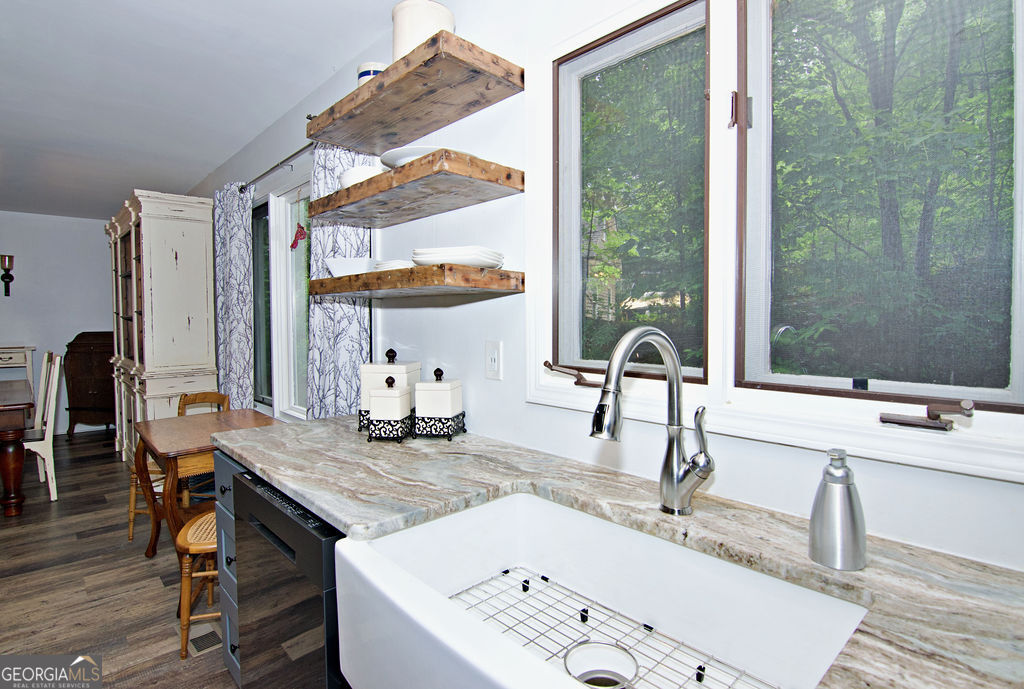 1279 Coneross Point Drive Property Photo 14