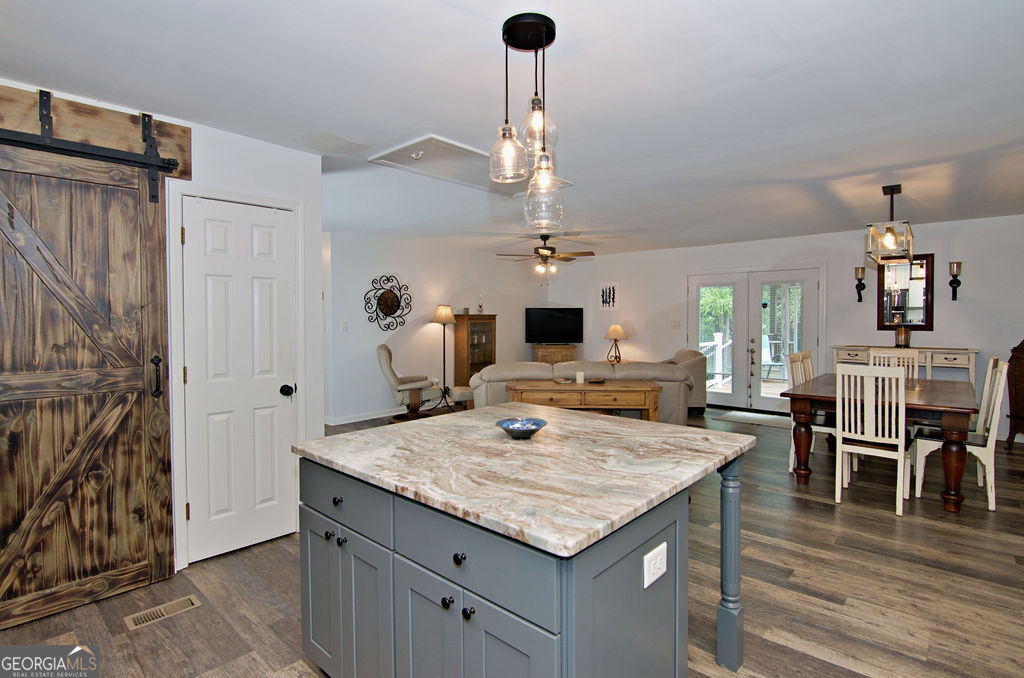 1279 Coneross Point Drive Property Photo 18