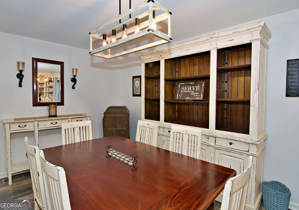 1279 Coneross Point Drive Property Photo 21