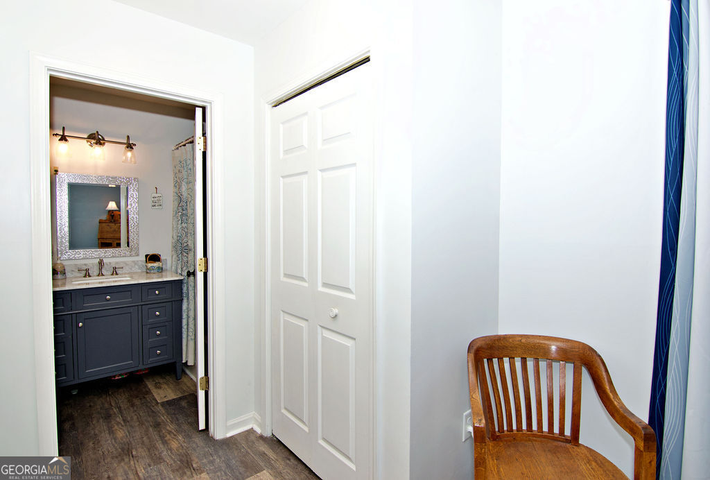 1279 Coneross Point Drive Property Photo 26