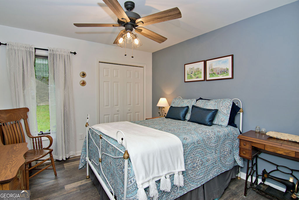 1279 Coneross Point Drive Property Photo 30
