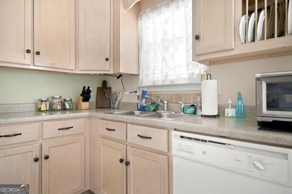 256 Ellicott Drive Property Photo 12