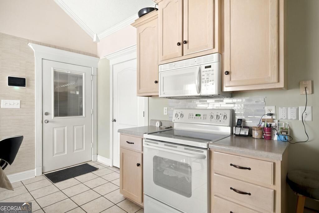 256 Ellicott Drive Property Photo 13