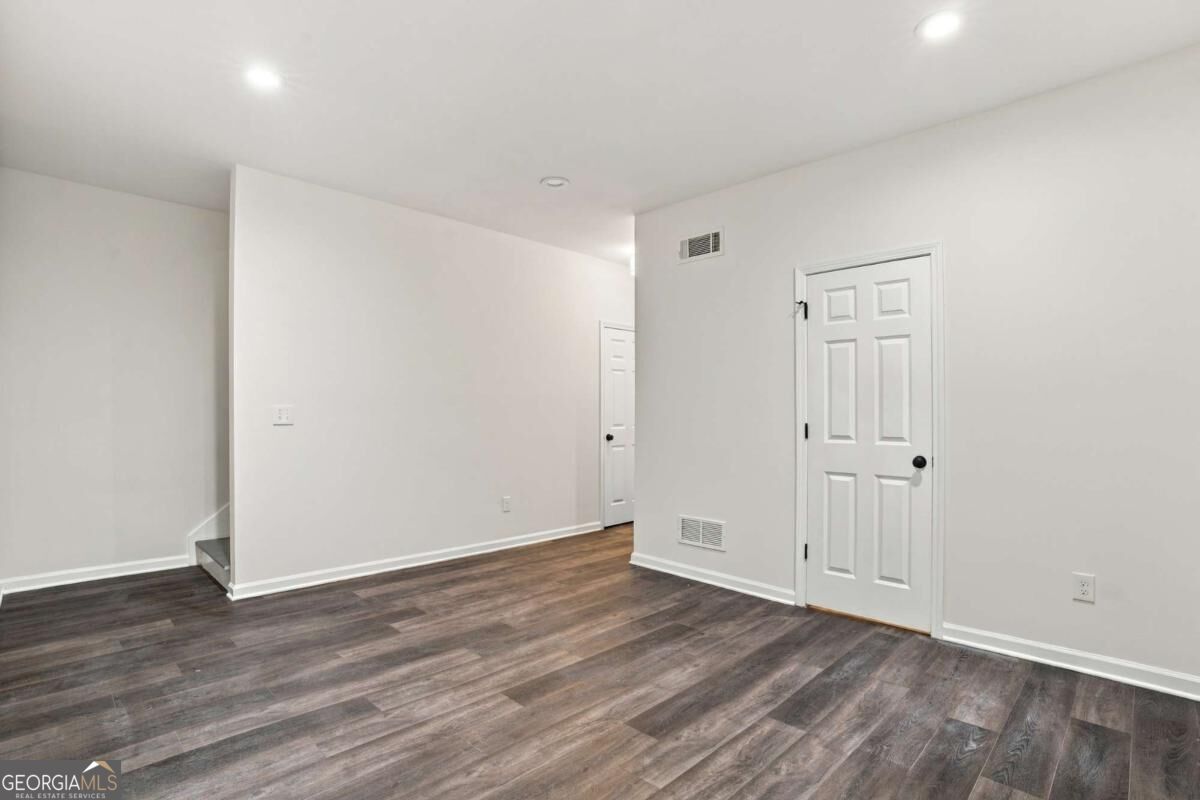 243 Derby Court Property Photo 23