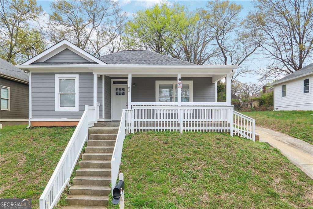 652 Hugh Street Sw Property Photo 1