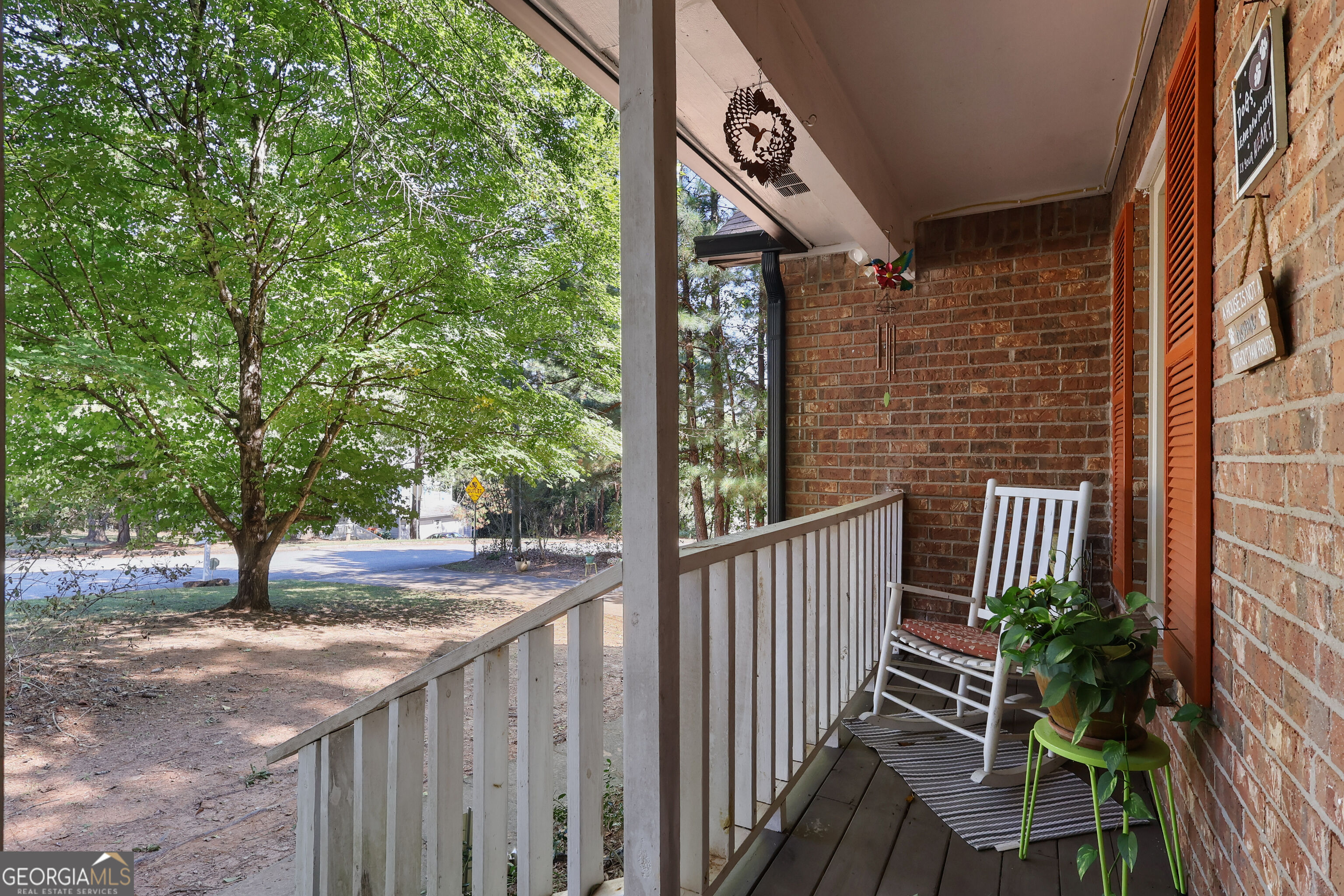 1643 Hearthstone Way Property Photo 3