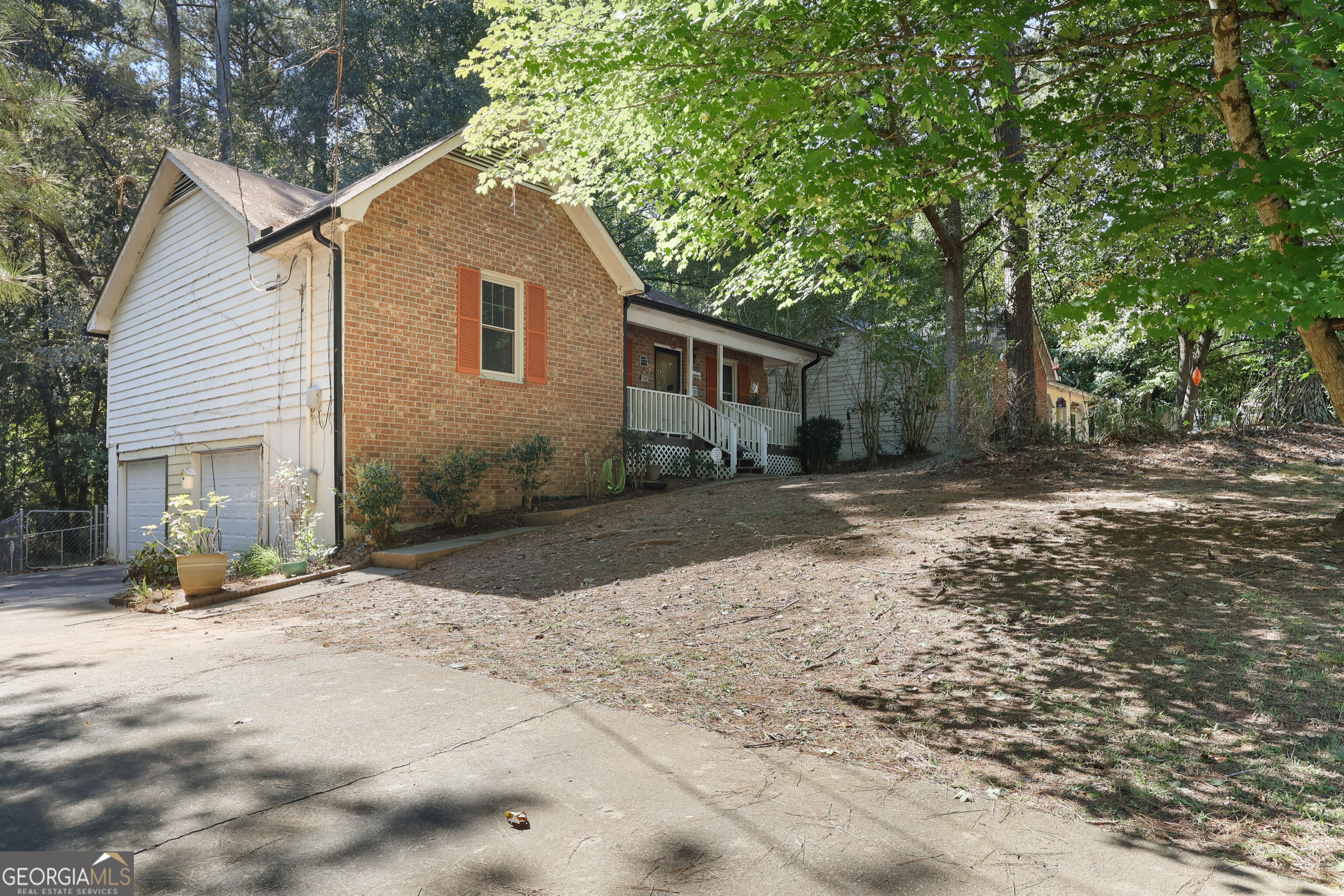 1643 Hearthstone Way Property Photo 4