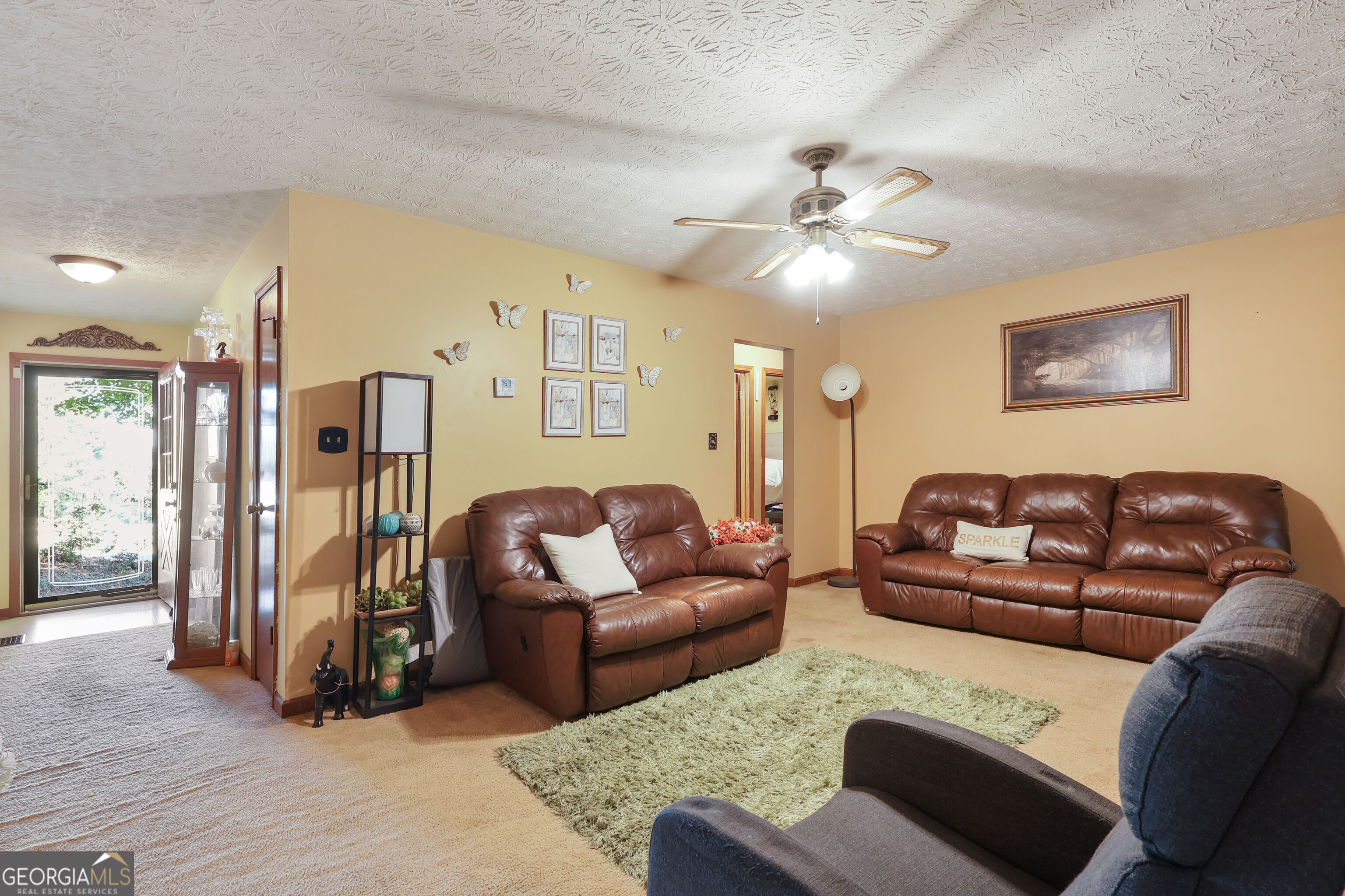 1643 Hearthstone Way Property Photo 5