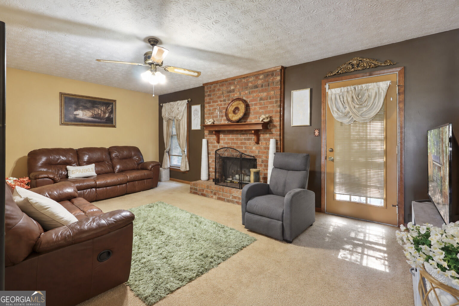 1643 Hearthstone Way Property Photo 6