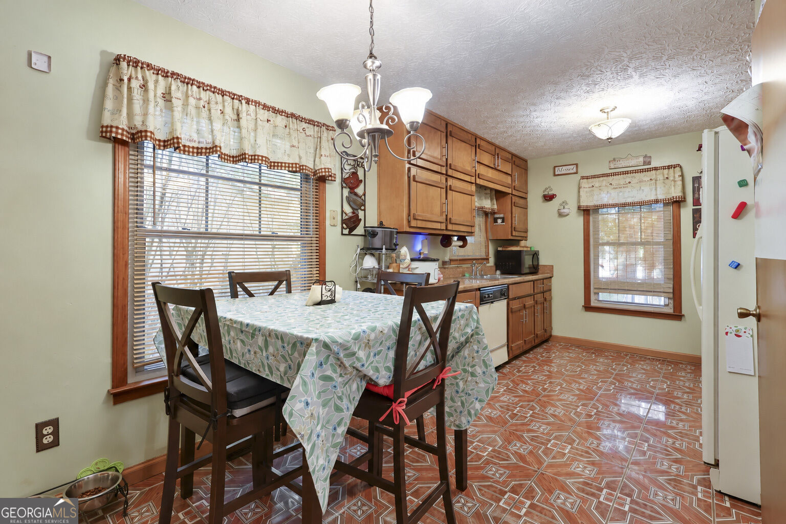 1643 Hearthstone Way Property Photo 8